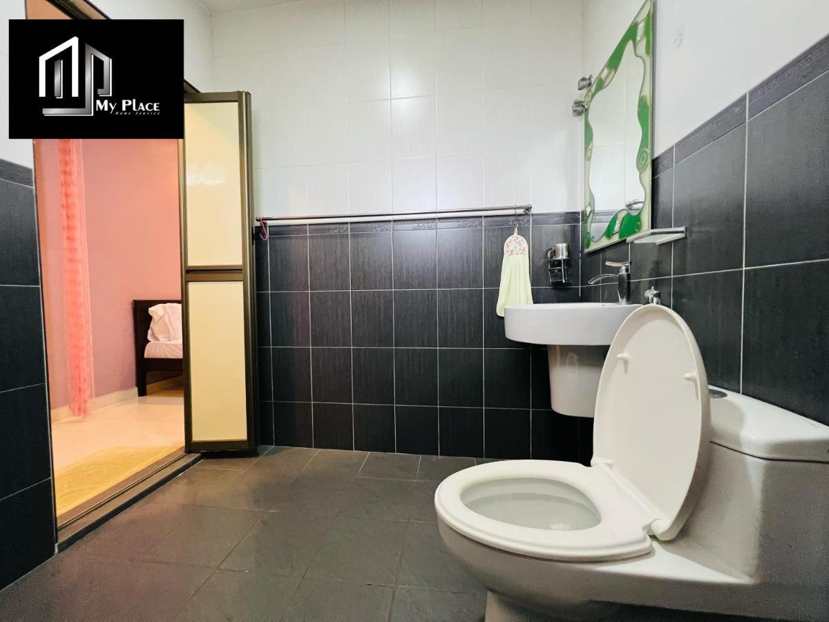 2 Storey 5Br 16Pax Semabok Taman Cheng Ho, 3 By Myplace Malacca Exterior photo